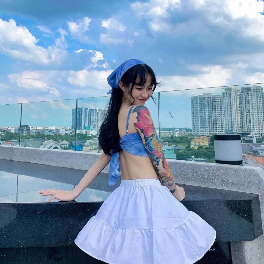 提剑映桃花